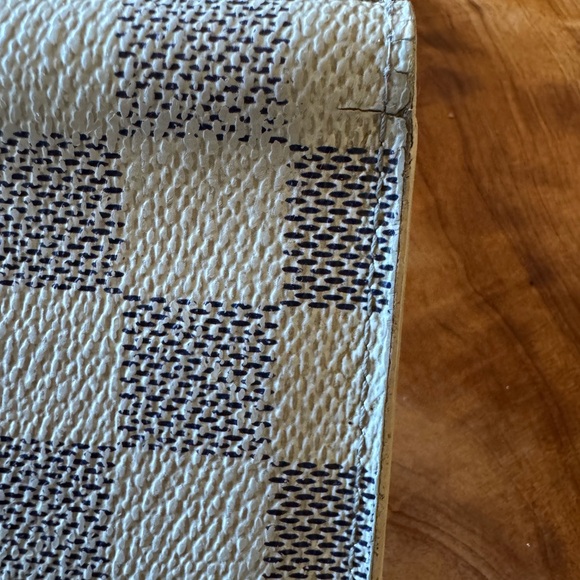 LOUIS VUITTON
Damier Azur Canvas Pocket Organizer Wallet - Picture 14 of 16